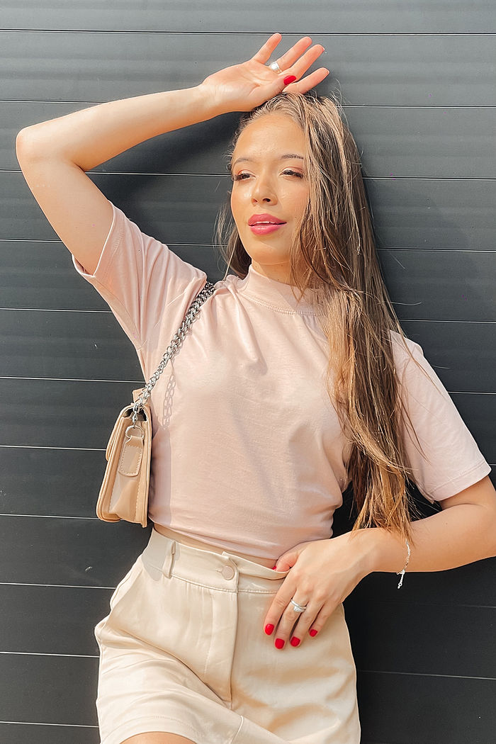 T-Shirt Gola Alta Básica Bege