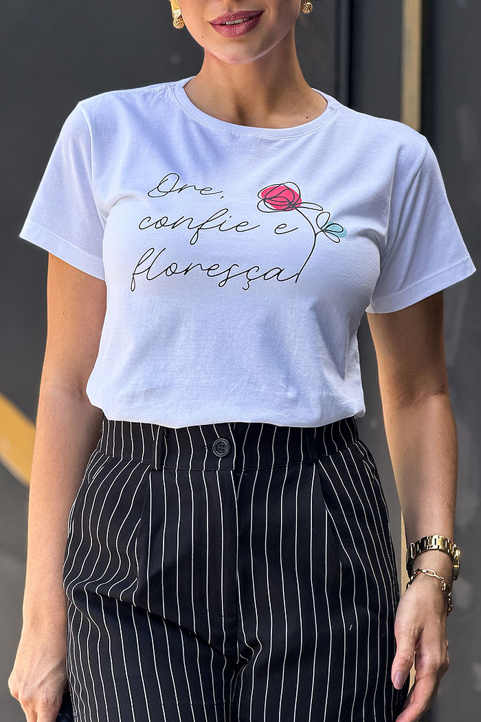 T-Shirt Ore, confie e floresça - Neve