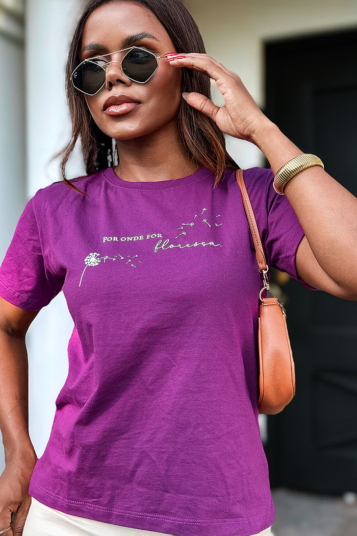 T-Shirt Por onde for floresça AR - Uva