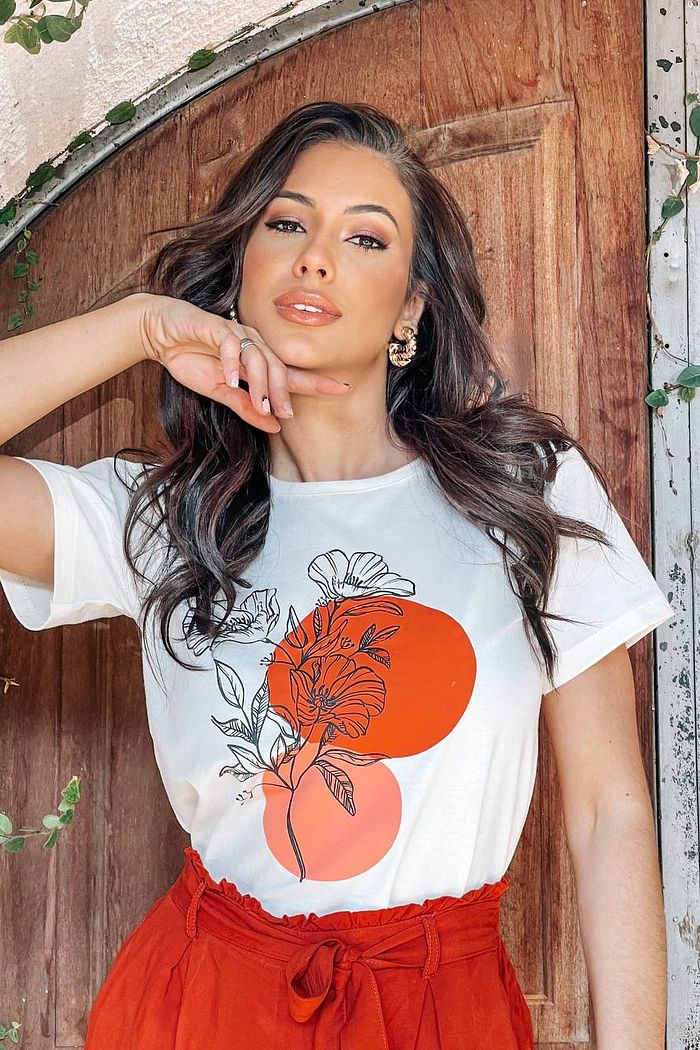 T-Shirt Flor minimalista - Neve