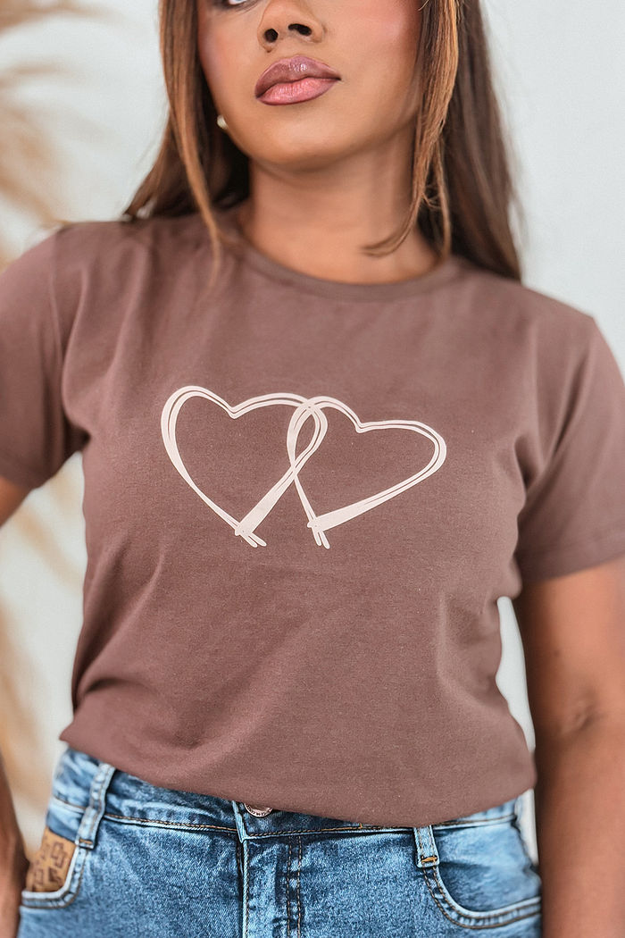 T-Shirt Dois corações minimalistas - Nescau