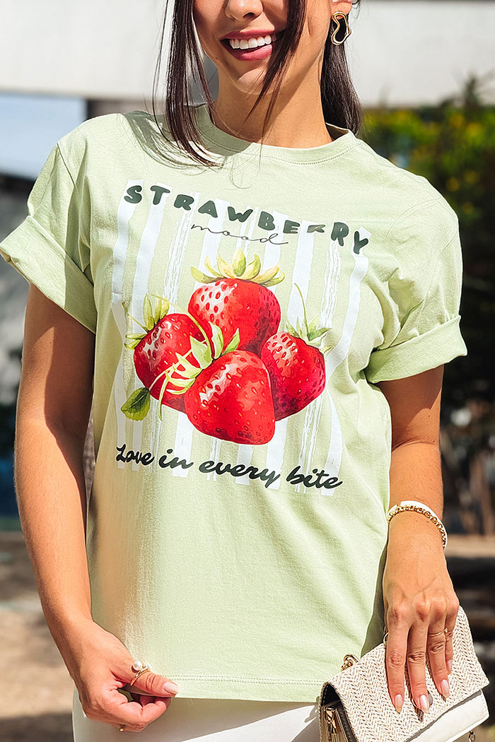 Max Tee Unissex Strawberry Mood DTF - Verde chá
