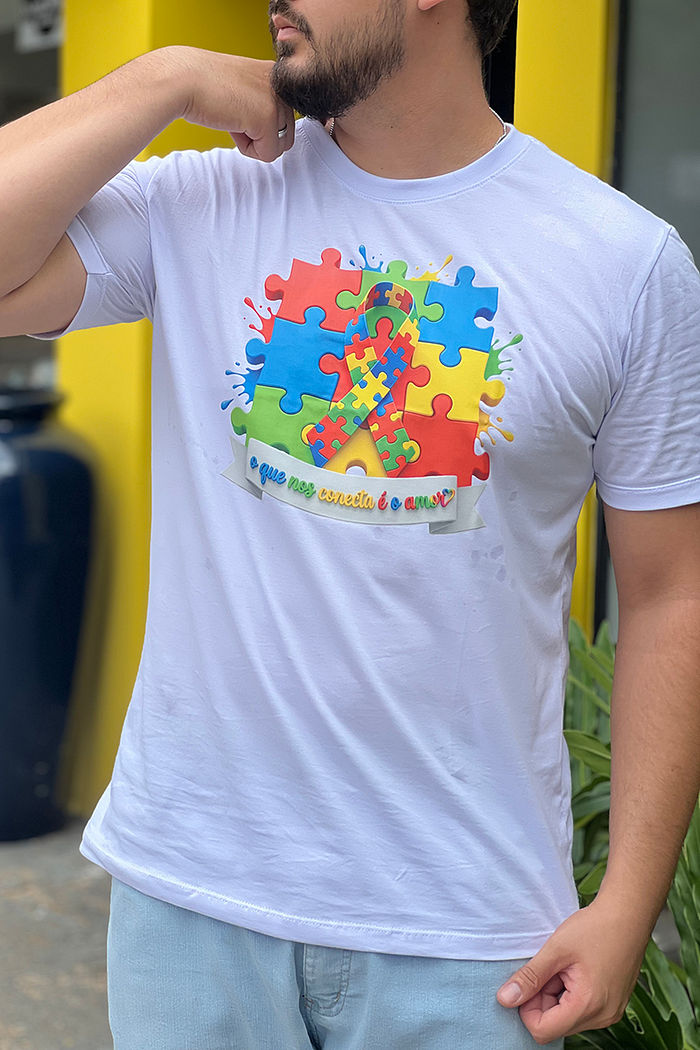 Max Tee O que nos conecta é o amor - Autismo DTF - Branco