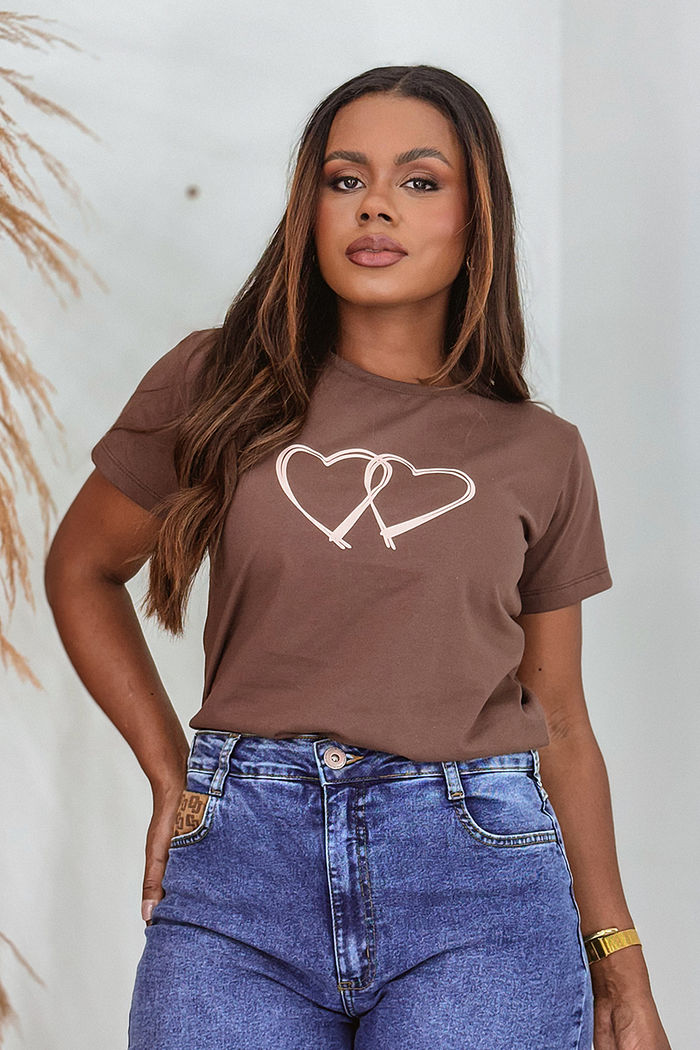 T-Shirt Dois corações minimalistas - Nescau