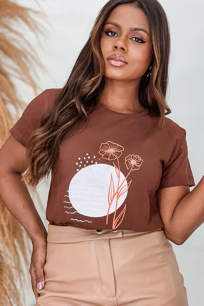 T-Shirt Flor Minimalista - Marrom