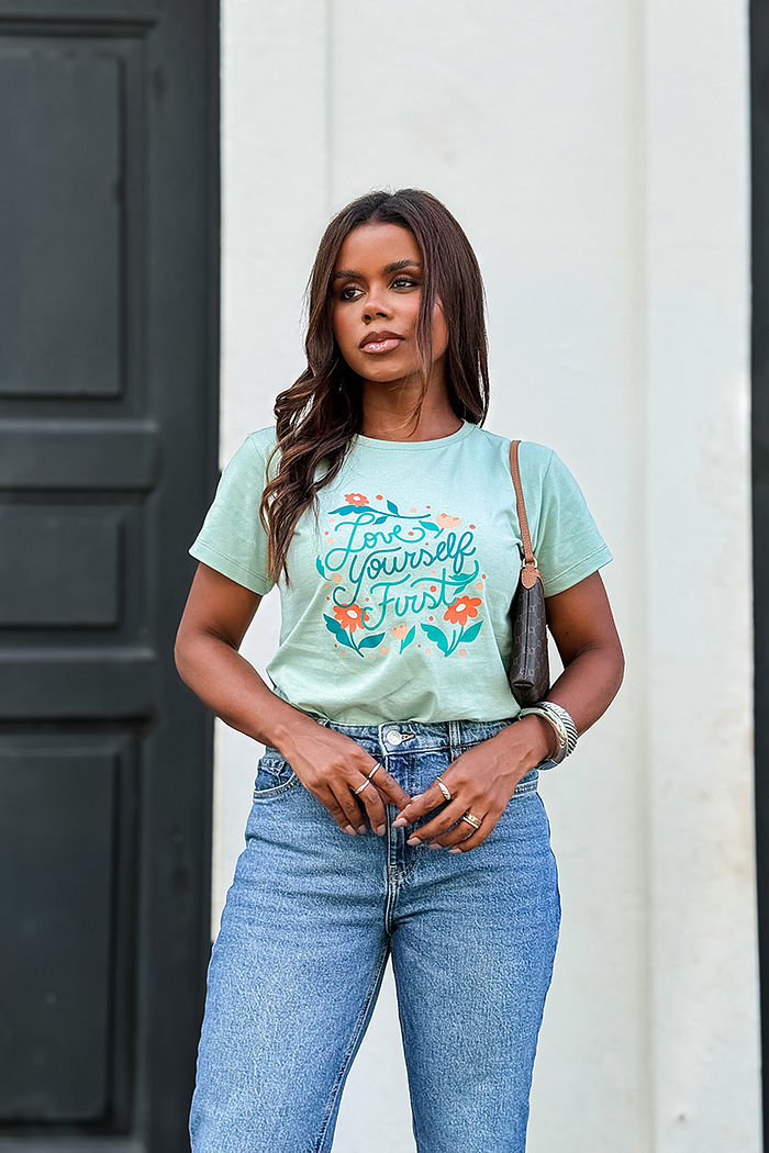 T-Shirt Love yourself first DTF - Green