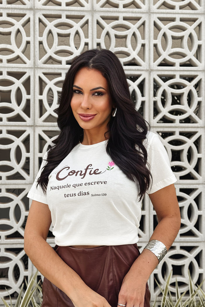 T-Shirt Confie naquele que escreve teus dias - Neve