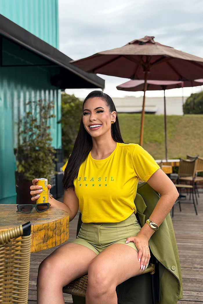 T-Shirt Brasil 5 Estrelas DTF - Amarelo Forte