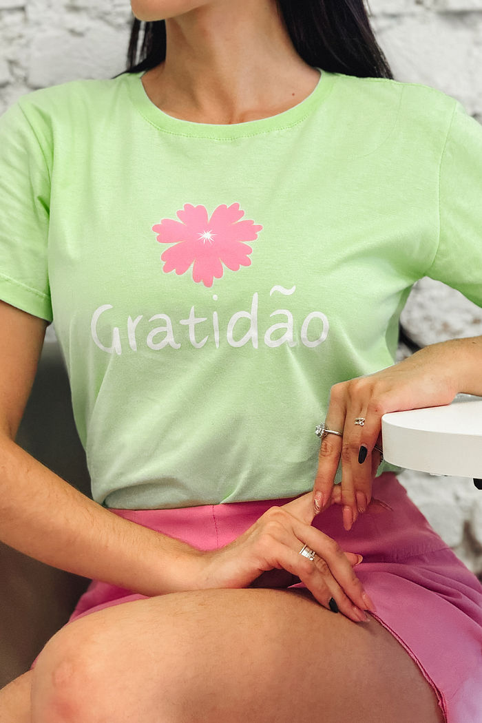 T-Shirt Gratidão Flor - Menta