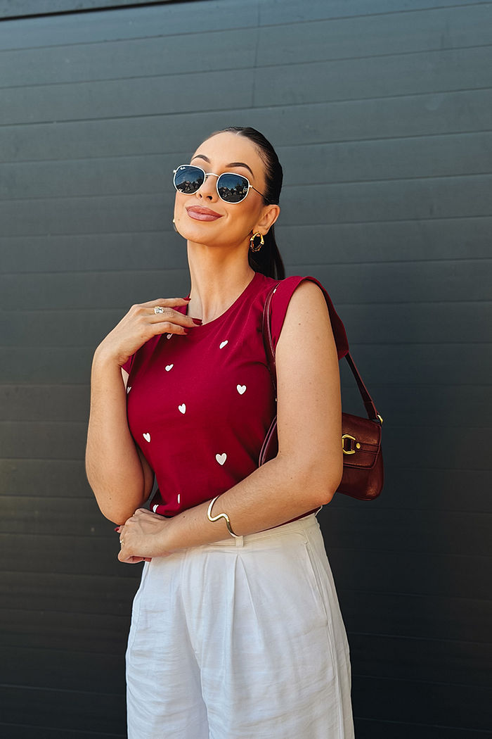 Muscle tee Corações desenhados poá Bordô