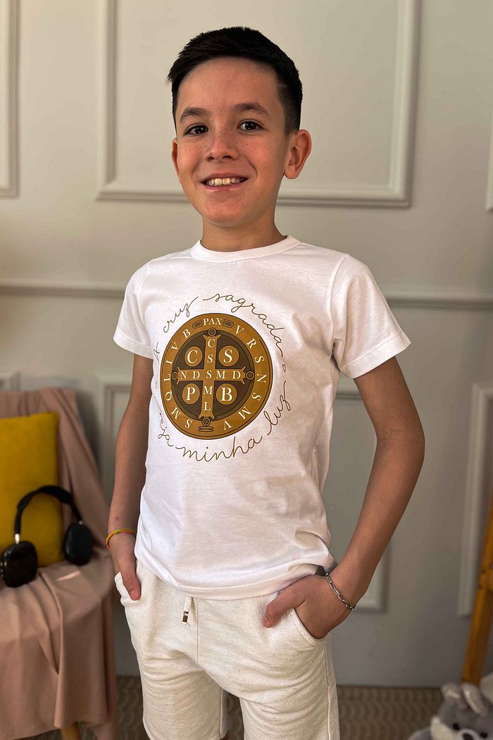 T-Shirt Infantil A Cruz Sagrada Kids DTF - Neve