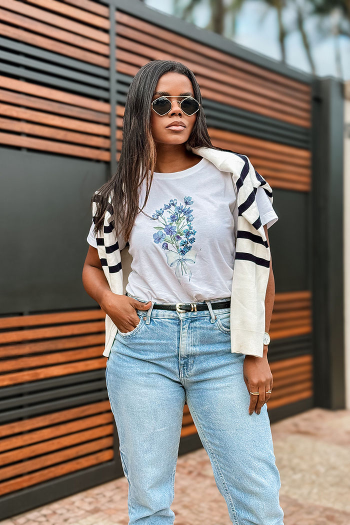 T-Shirt Flor azulada DTF - Neve