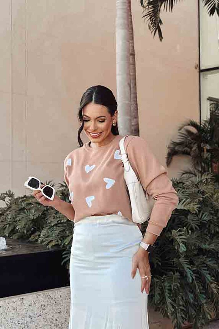 Moletom Gola Careca Corações preenchidos poá DTF - Amêndoa