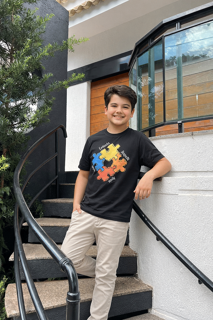 T-Shirt Infantil Entenda, Respeite, inclua e Apoie - Autismo DTF - Preto