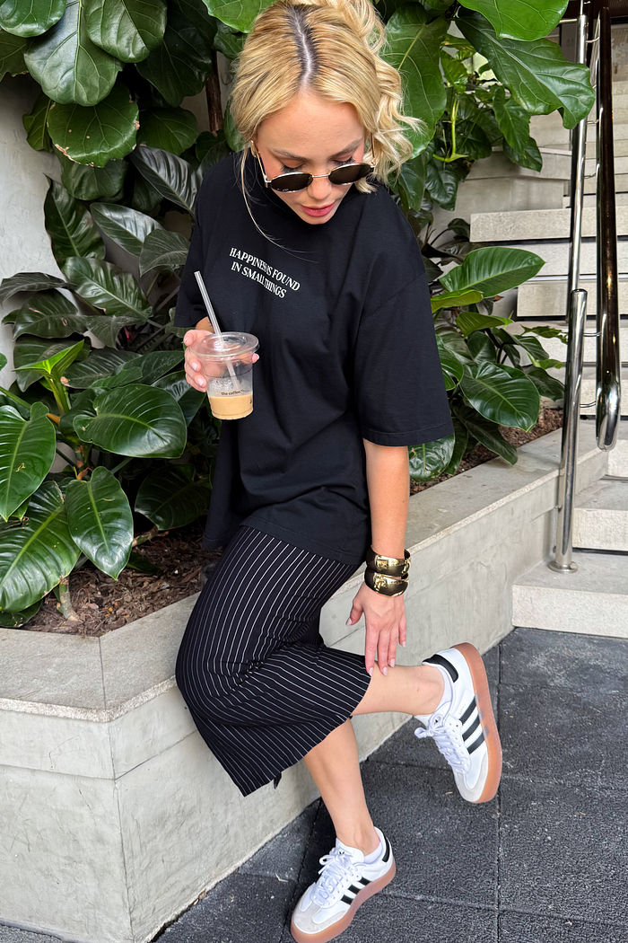 T-shirt Oversized - Happiness - Preta