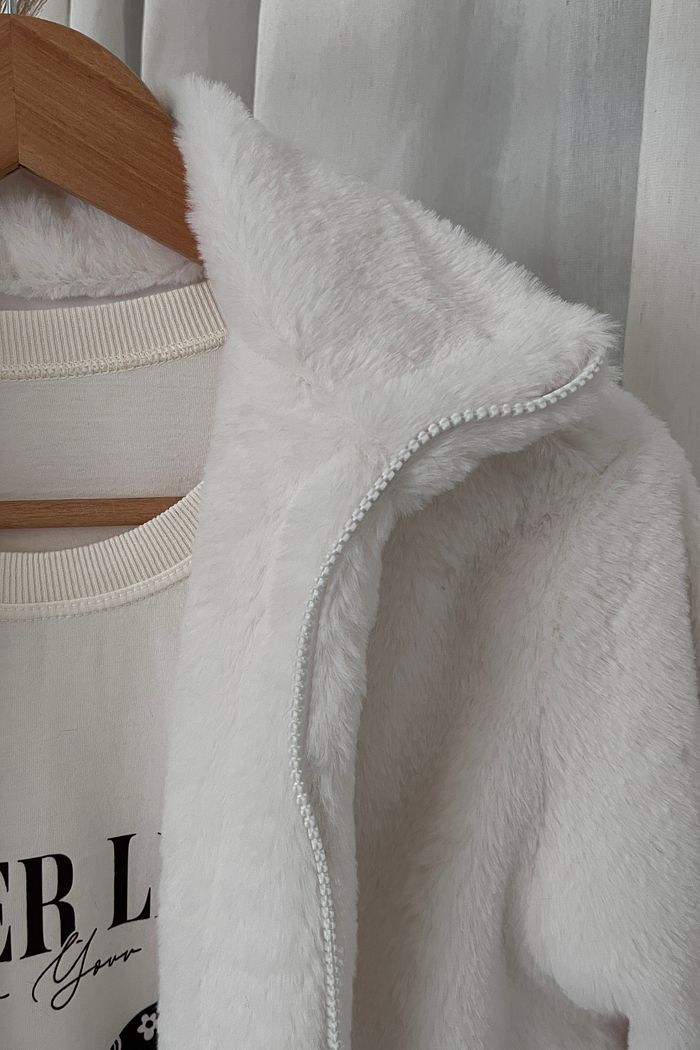 Casaco Teddy Curto - Off White