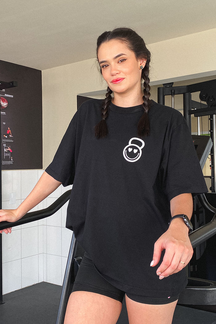 Tshirt Oversized - Peso sorrindo - Preto