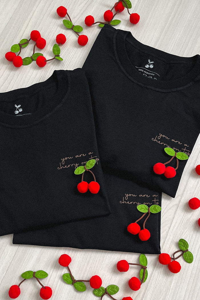 Tshirt Premium - Cereja - Preta