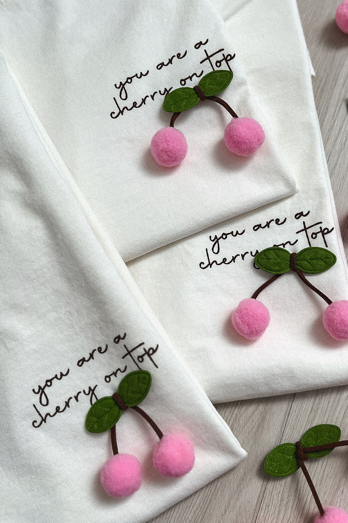 Tshirt Premium - Cereja - Off White