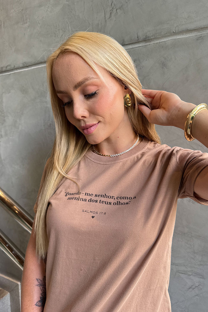 Tshirt Premium - Guarda-me Senhor - Marrom Claro