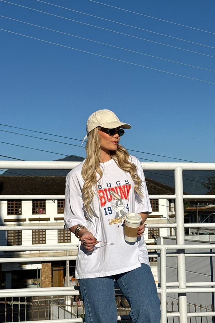 T-shirt Oversized - Pernalonga DTF - Off White