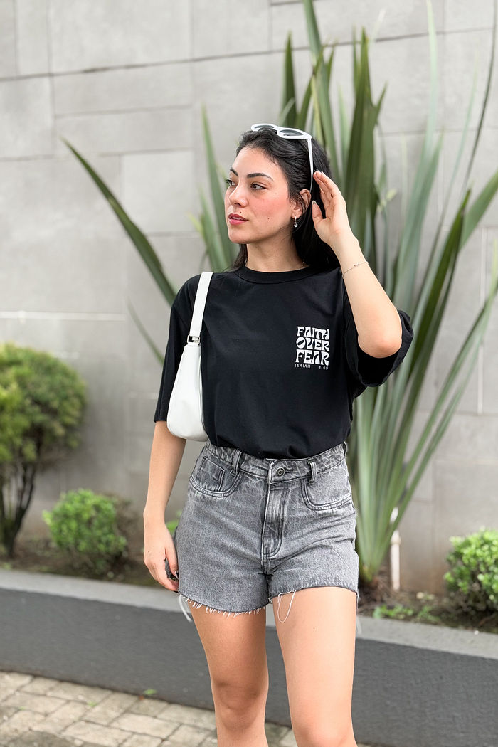 Tshirt Oversized - Isaiah 41:10 - Preto