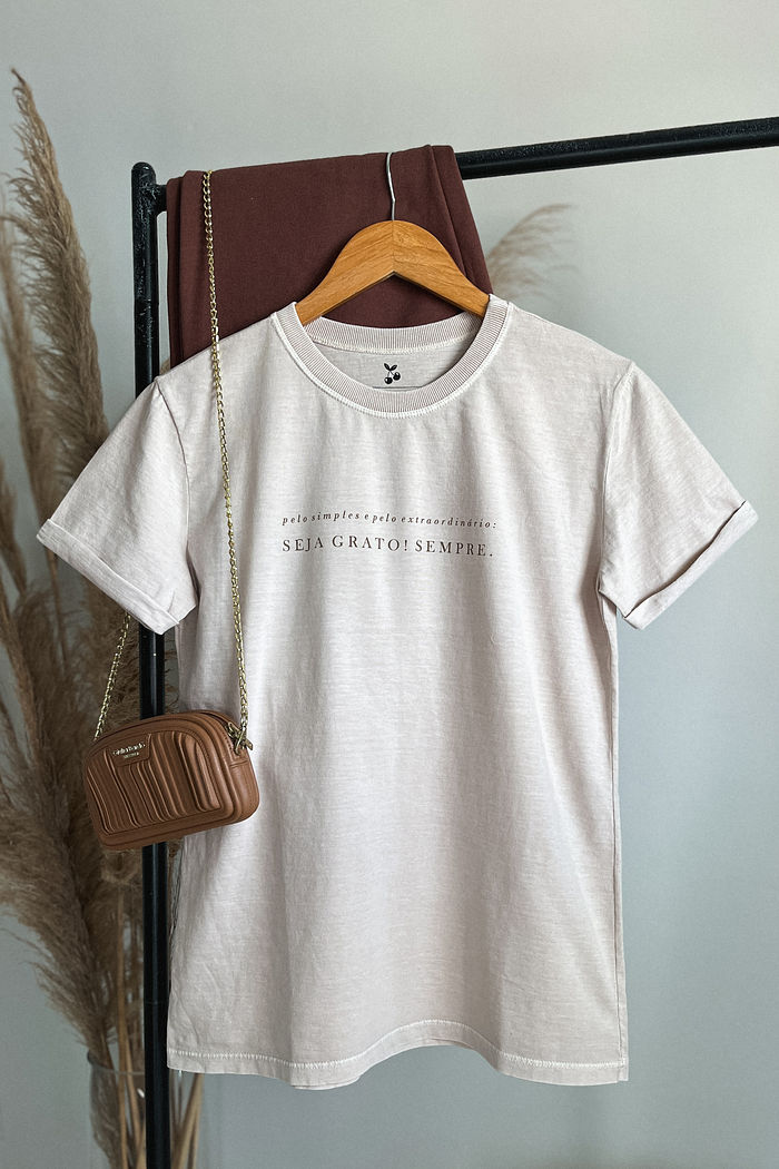Tshirt Premium - Seja Grato Sempre - Bege