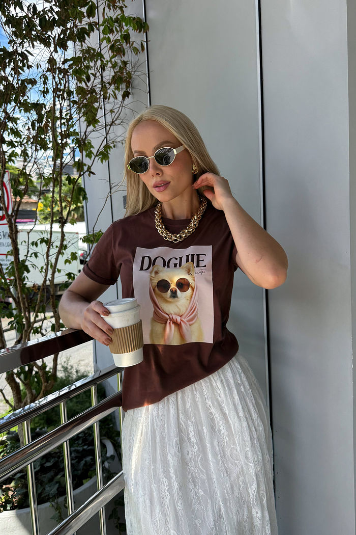 Tshirt Premium - Doguie DTF - Marrom
