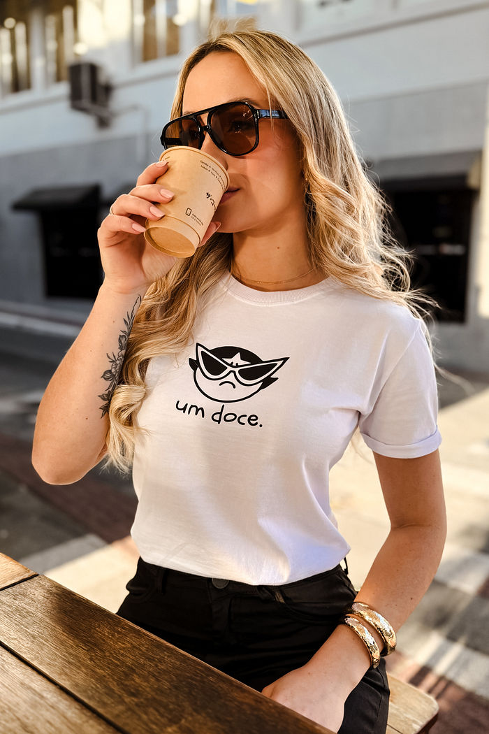 Tshirt Premium - Um Doce - Branca