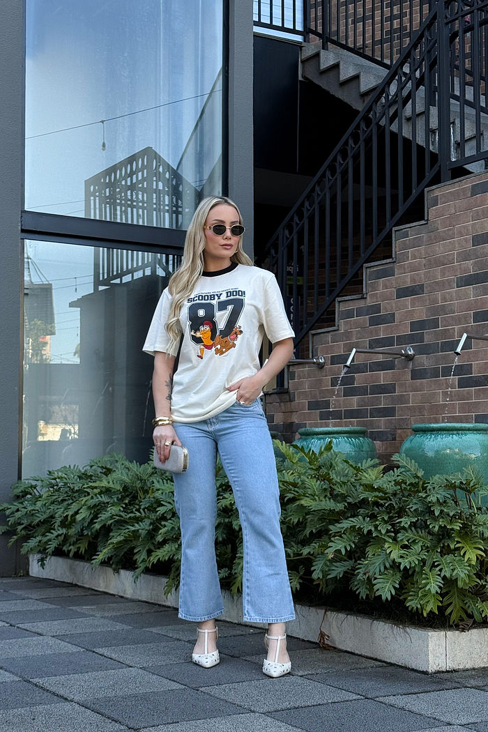 Camiseta Retrô - Scooby Doo DTF - Off White