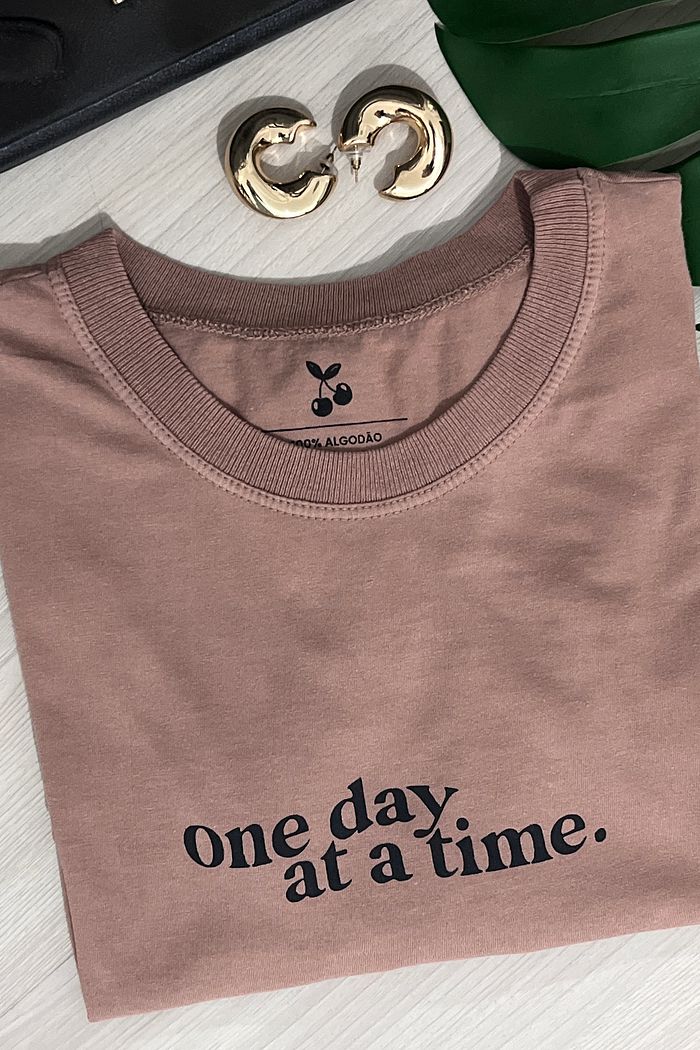 Tshirt Premium - One Day - Capuccino