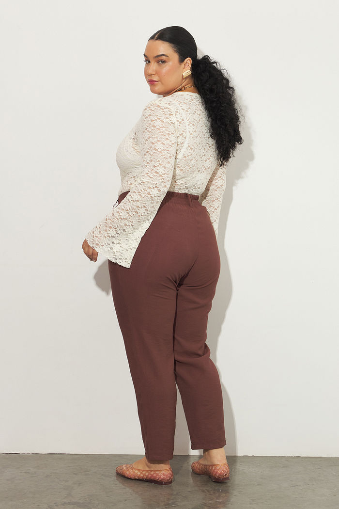 Calça De Alfaiataria Lia Marrom