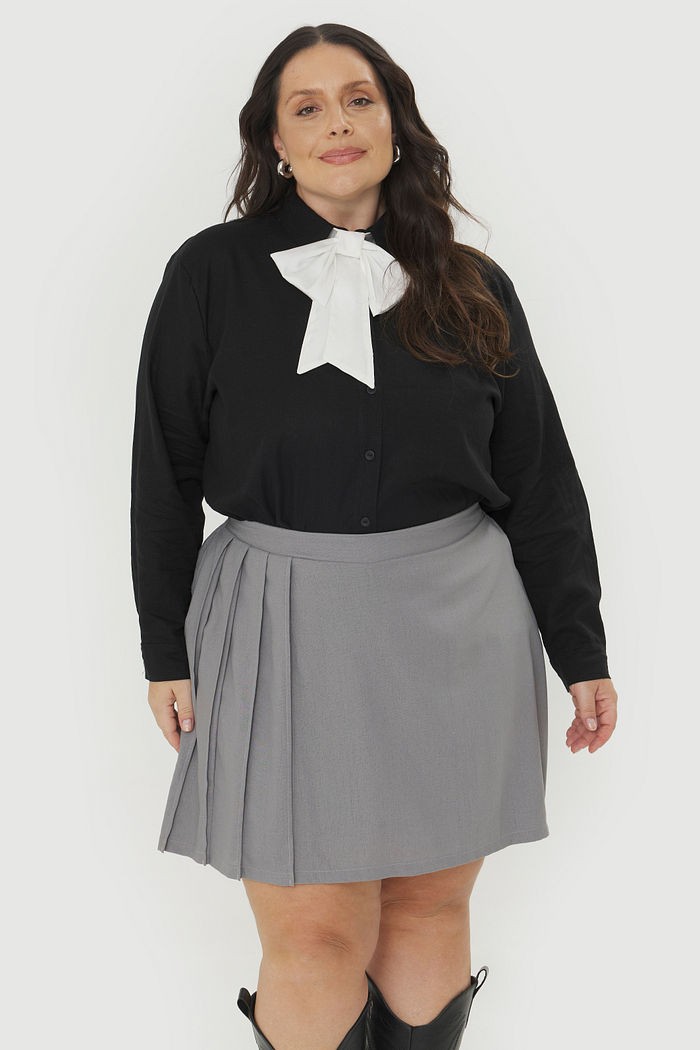 Short Saia Com Pregas Donatella Cinza