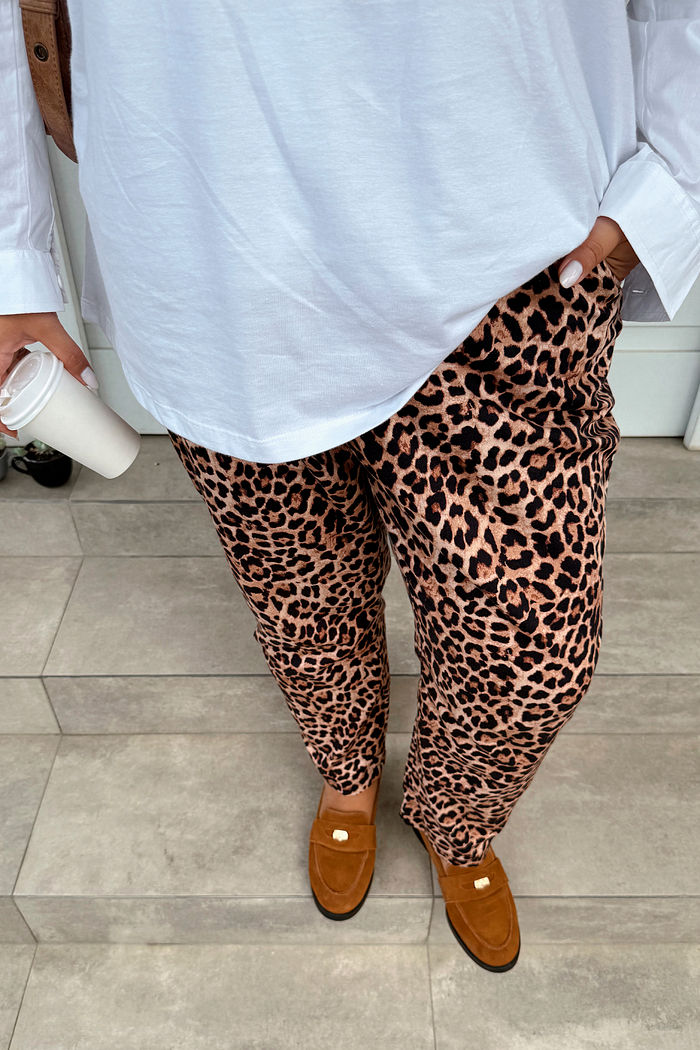 Calça Reta Sarja Savana Animal Print
