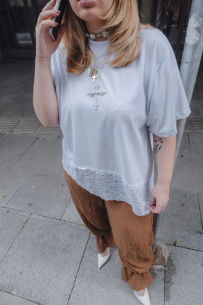 T-shirt Com Renda Alice Branco