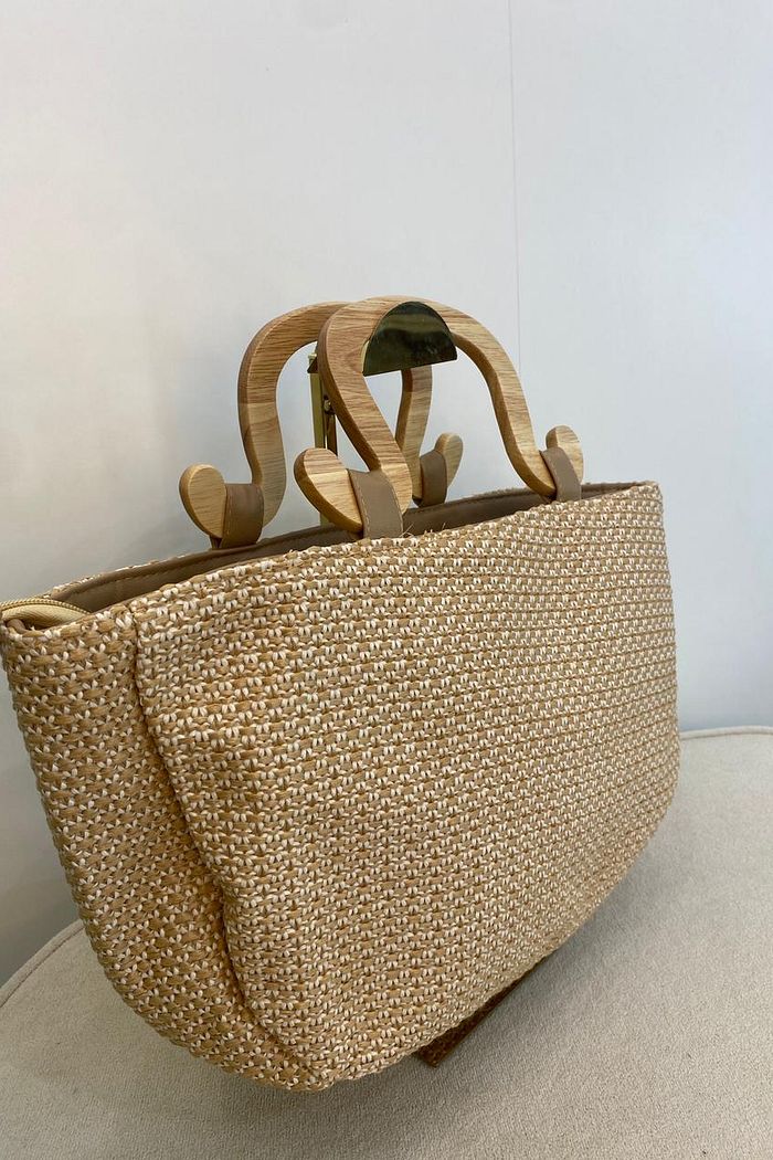 Bolsa de Praia Palha com Alça Escultural em Madeira