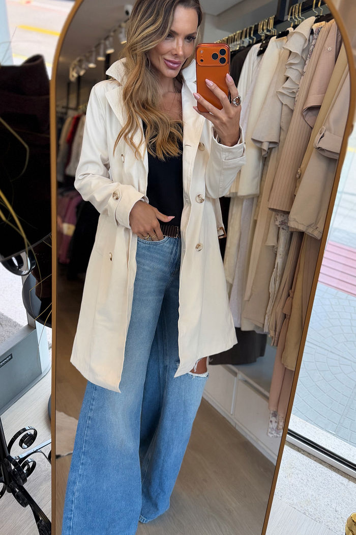 Trench Coat Clássico Longo cor Off/White Inspirado no Estilo Burberry