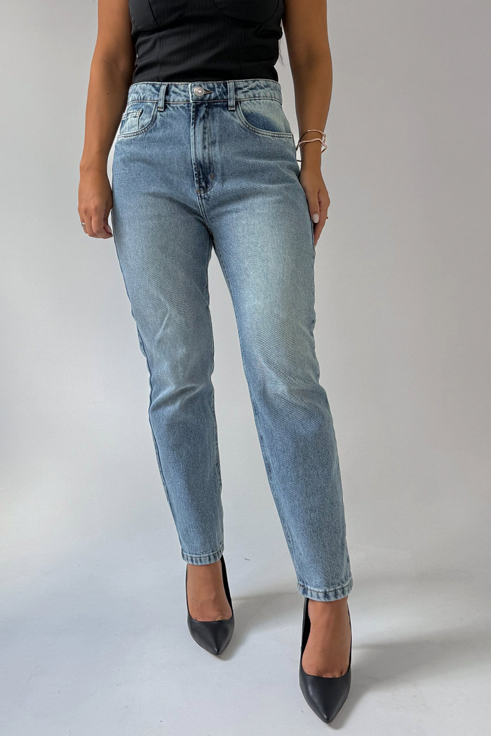 CALÇA JEANS MOM IASMIN MYFT