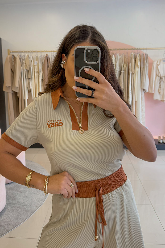 BLUSA  GOLA POLO PATRÍCIA LANÇA PERFUME