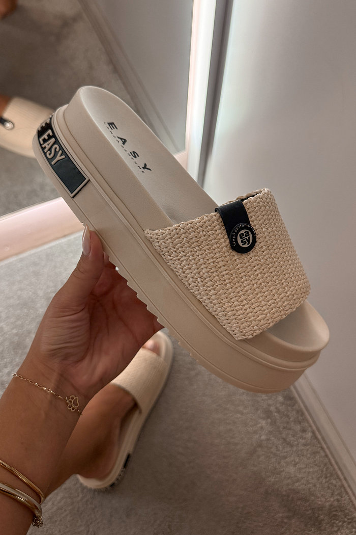 SLIDE RAFAELA LANÇA PERFUME