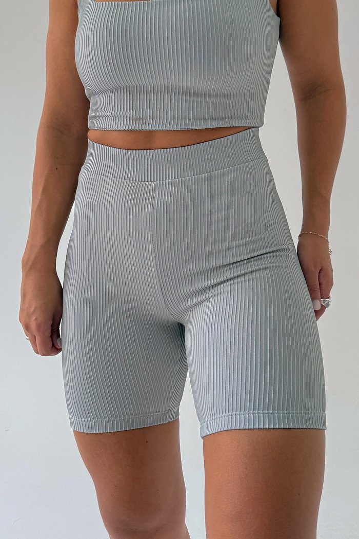 SHORT BIKER MAYA NIAH