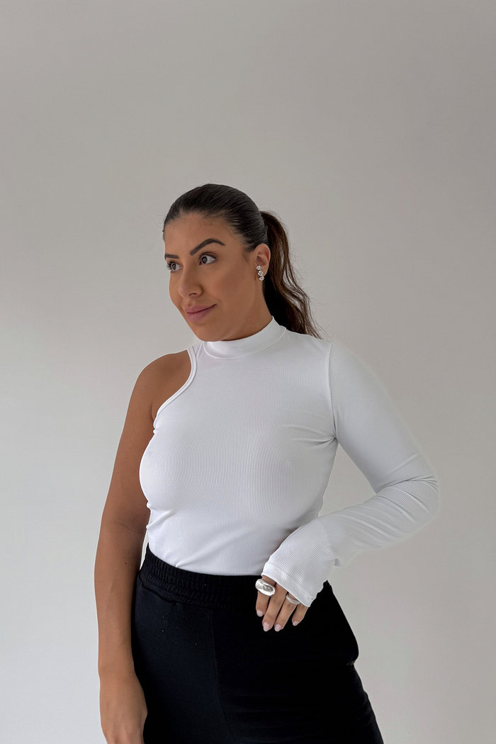 BLUSA COM RECORTE ORGÂNICO ADRIANA NIAH