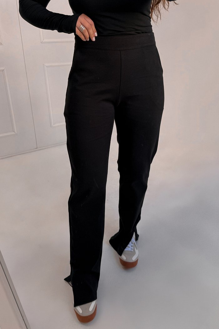 CALÇA RETA COM FENDA LATERIAL JULIE NIAH