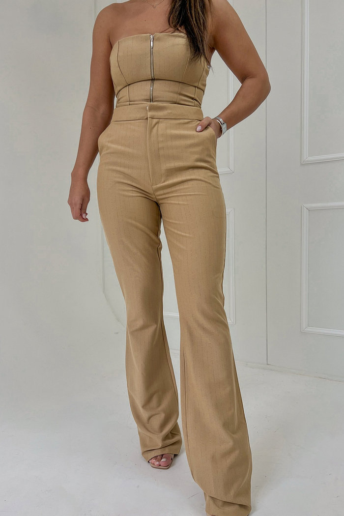 CALÇA EM ALFAIATARIA NEW FLARE TATIANA MYFT