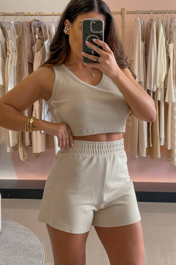 SHORT DE MOLETOM JANAINA LANÇA PERFUME