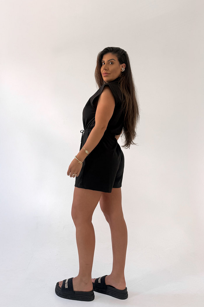 MACACÃO MUSCLE ÍSIS LANÇA PERFUME