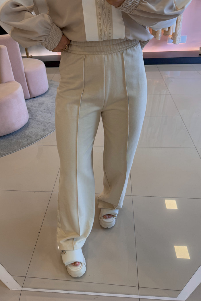 CALÇA DE MOLETOM GABY LANÇA PERFUME