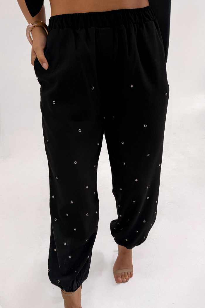 CALÇA JOGGER COM APLICAÇÕES ZAIA MY