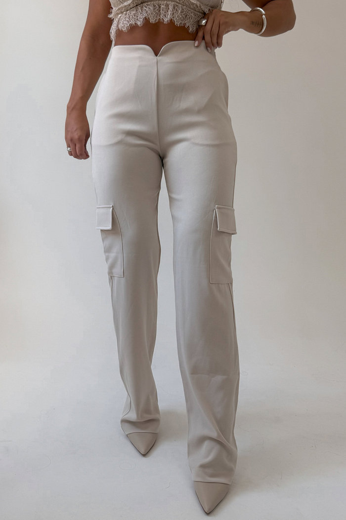 CALÇA EM ALFAIATARIA AURA