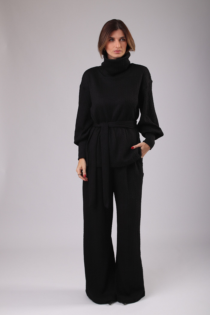CONJUNTO  GOLA ALTA TRAMA PRETO